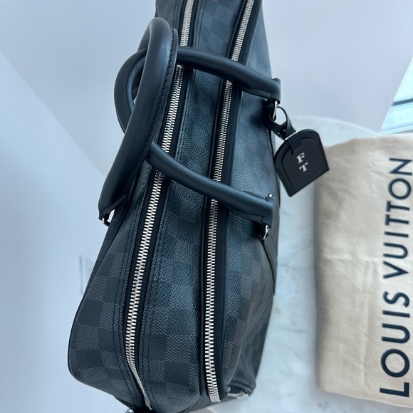Louis Vuitton iCare Bag Damier Graphite - Picture 3 of 15